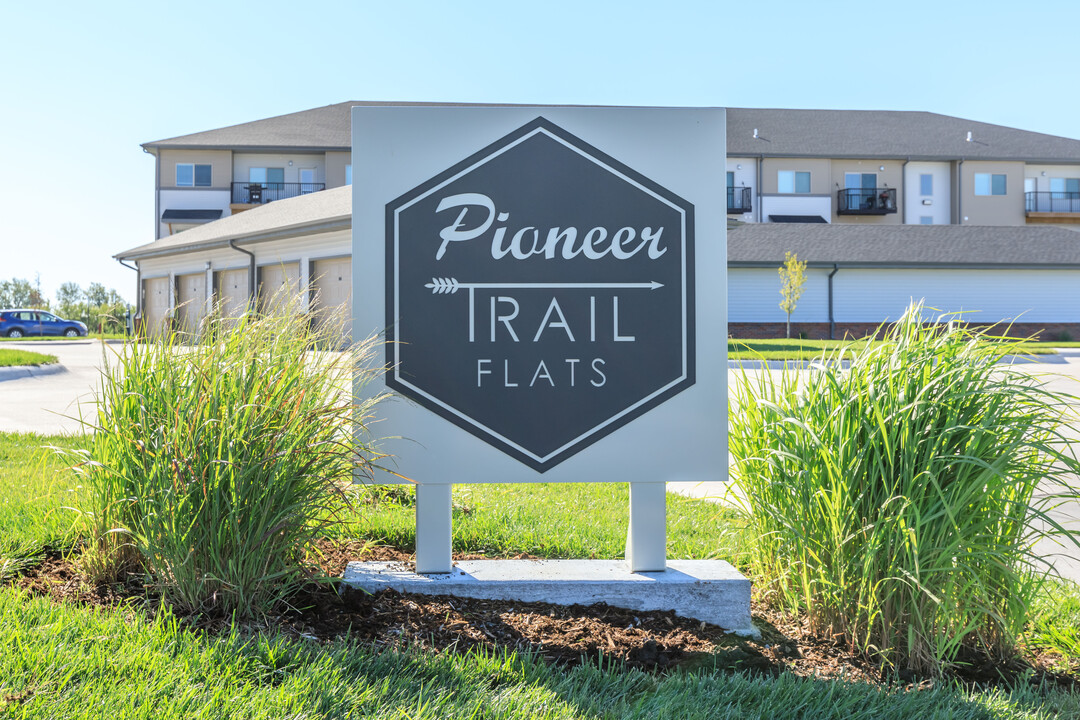 Pioneer Trail Flats in Hastings, NE - Building Photo