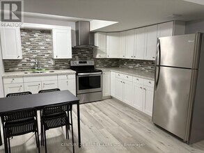 287 Sixteen Mile Dr in Oakville, ON - Building Photo - Building Photo