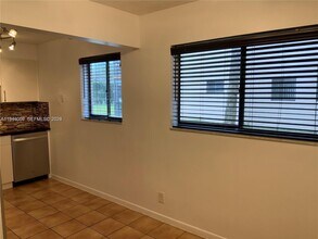 9920 NW 68th Pl in Tamarac, FL - Building Photo - Building Photo