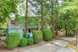 Norfolk Place in Burnaby, BC - Building Photo - Building Photo