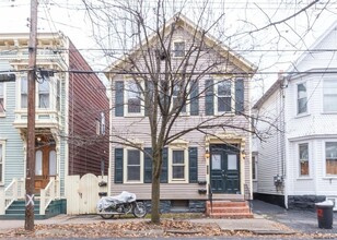 134 Front St in Schenectady, NY - Building Photo - Building Photo