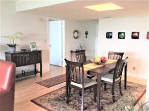 16300 Golf Club Rd in Weston, FL - Building Photo - Building Photo