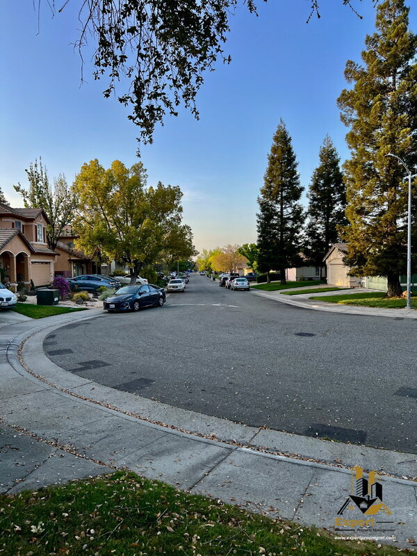 8457 Zachis Way in Antelope, CA - Building Photo - Building Photo