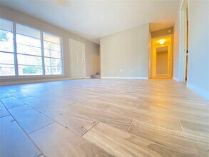 6 Little John Ln in Conroe, TX - Building Photo - Building Photo