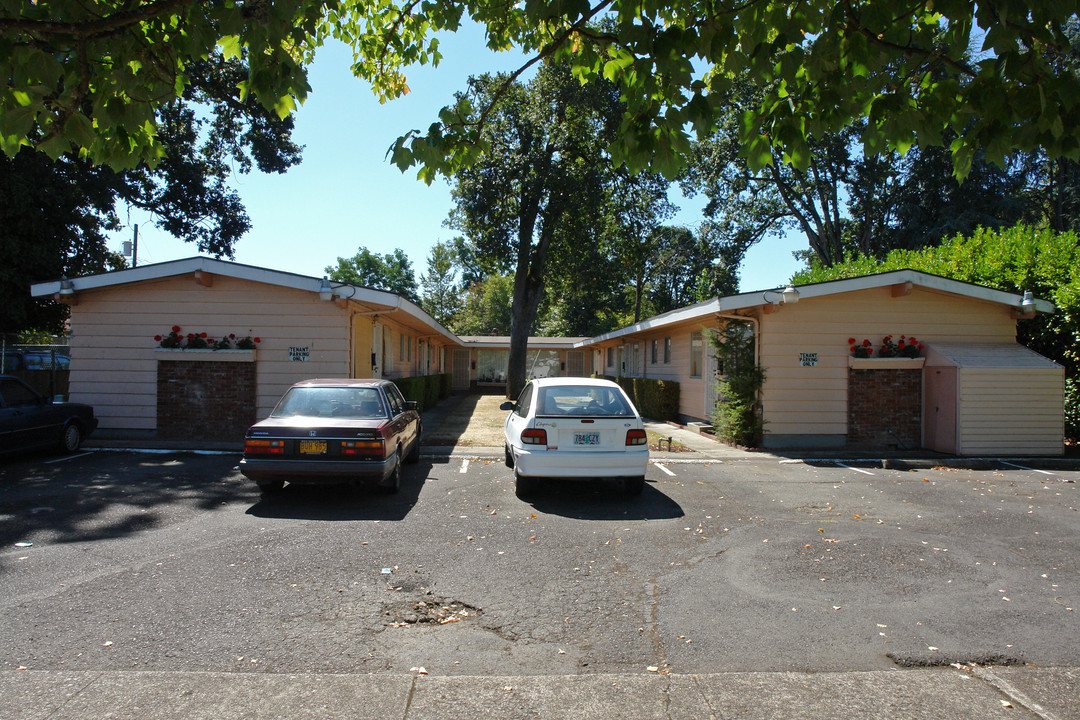 1140-1156 Hines St SE in Salem, OR - Building Photo