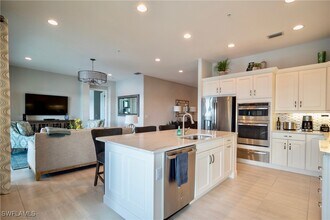 8008 Signature Club Cir in Naples, FL - Building Photo - Building Photo