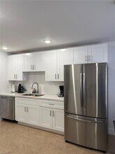 1335 NE Pine Island Rd in Cape Coral, FL - Foto de edificio - Building Photo