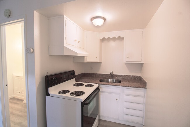 523 Walker Dr, Unit 00 in Mountain View, CA - Building Photo - Building Photo