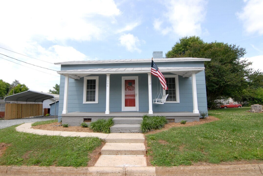 404 Oneida St in Graham, NC - Building Photo