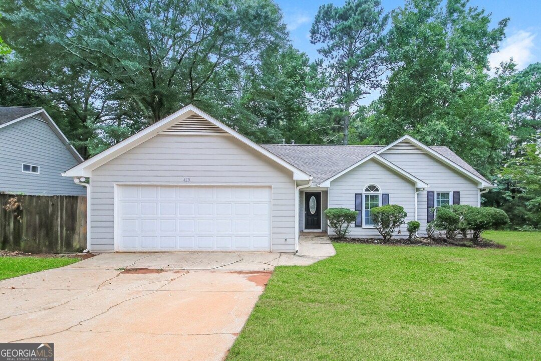 420 Rosehill Dr in Mcdonough, GA - Building Photo