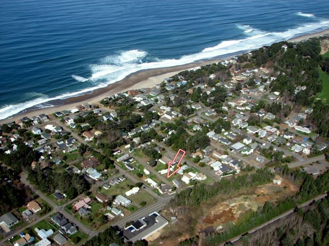 Rt. 101 in Gleneden Beach, OR - Foto de edificio