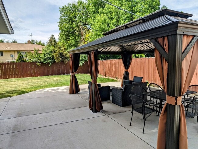 6682 E Cornell Ave in Denver, CO - Building Photo - Building Photo