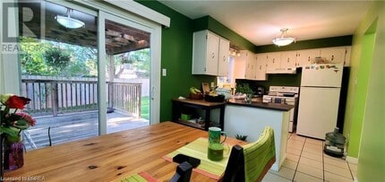 30 Inglewood St in Brantford, ON - Building Photo - Building Photo