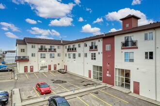 1010 Railway St in Crossfield, AB - Building Photo - Building Photo