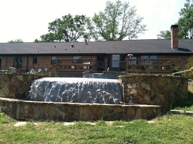 5750 Tryon Rd in Longview, TX - Building Photo - Building Photo