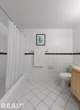 394 E 8th St in New York, NY - Foto de edificio - Building Photo