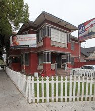 232-236 N Avenue 54 in Los Angeles, CA - Foto de edificio - Building Photo