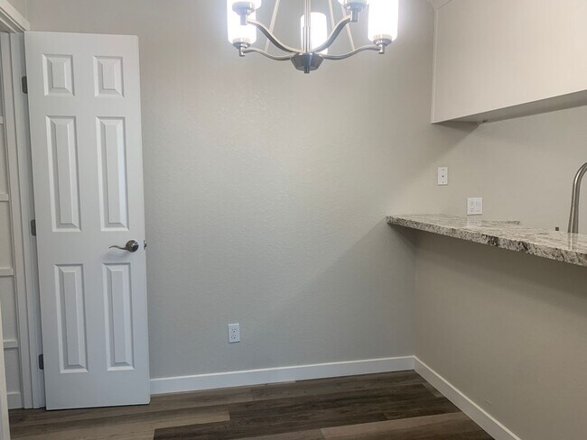 3939 Madison Ave in North Highlands, CA - Building Photo - Building Photo