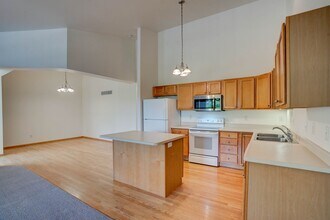 23-25 Redtail Ct in Coralville, IA - Building Photo - Building Photo