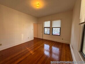 163 Strathmore Rd, Unit 3 in Boston, MA - Foto de edificio - Building Photo