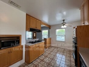 2667 S Dolphin St in Los Angeles, CA - Building Photo - Building Photo