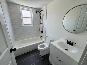 16 Intervine Pl, Unit 1 in Cincinnati, OH - Foto de edificio - Building Photo