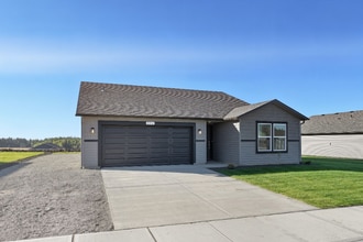806 K St in Deer Park, WA - Building Photo - Building Photo