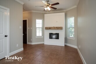 320 Country Crossing Cir in Magnolia, TX - Foto de edificio - Building Photo