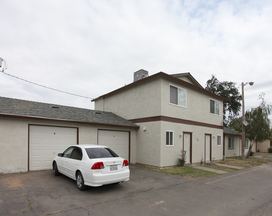 3557 Merced Ave in Denair, CA - Building Photo