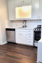 717 Lockwood Ln S in Salem, OR - Foto de edificio - Building Photo