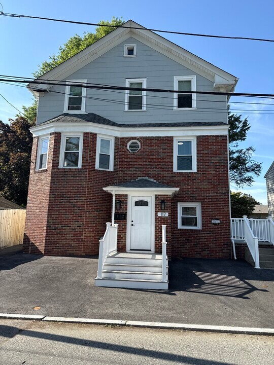 117 Rome Ave, Unit 1 in Providence, RI - Foto de edificio