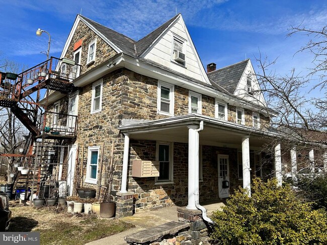 property at 360 W Paletown Rd