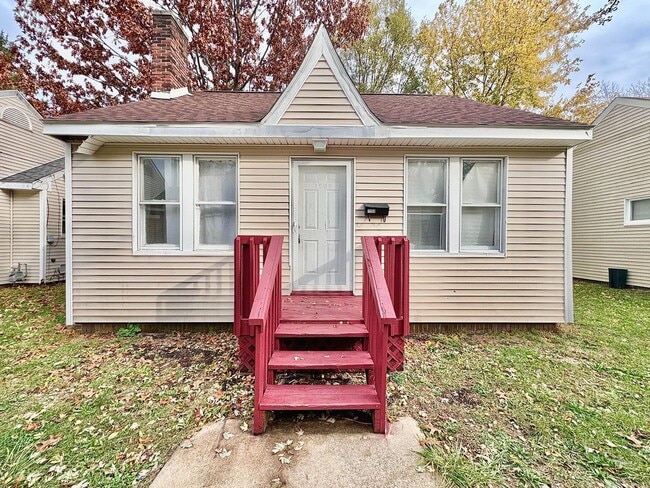 property at 1508 Hermosa Pl