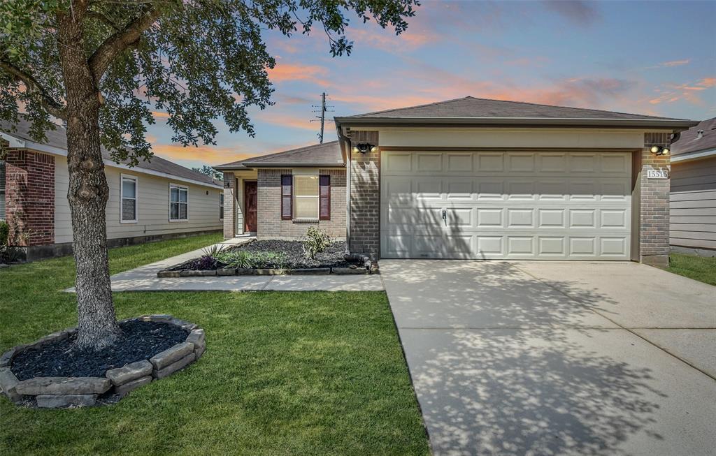 15515 Echo Stable Ln in Cypress, TX - Foto de edificio