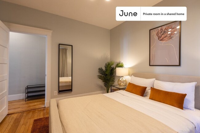 Private bedroom in 4 bed/2 bath Home in Boston, MA - Building Photo - Building Photo