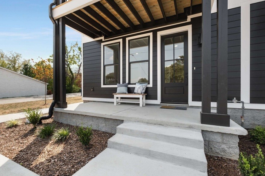 1806 Lischey Ave, Unit 7 in Nashville, TN - Building Photo