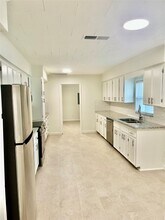 21510 Ruth Dr in New Caney, TX - Foto de edificio - Building Photo