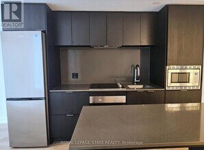 1 Jarvis St in Hamilton, ON - Building Photo - Building Photo