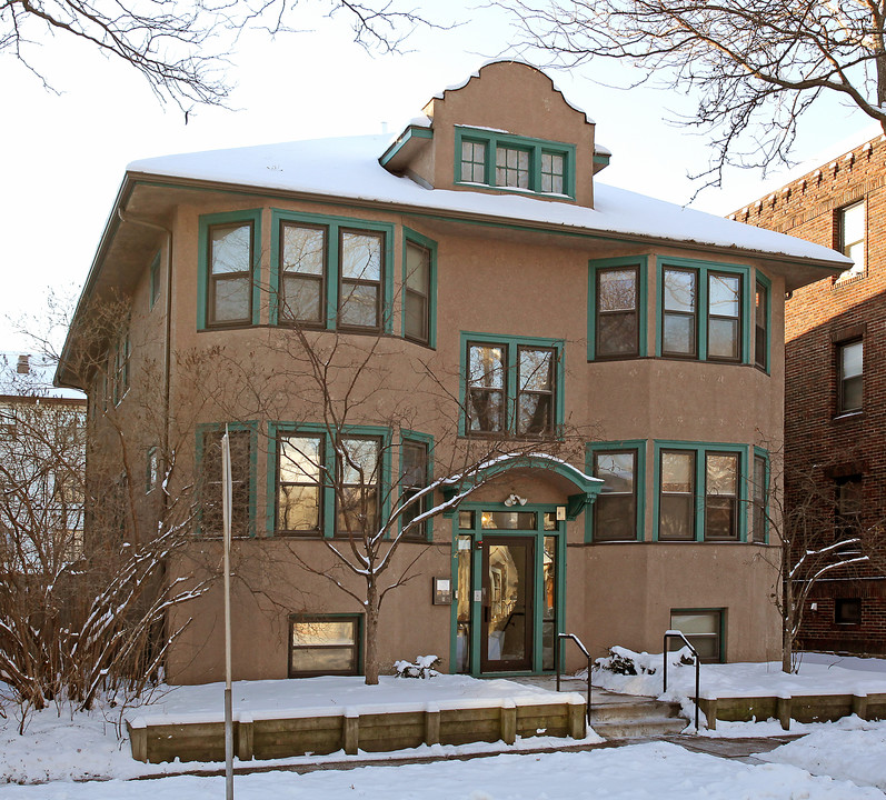 Ramsey Hill Apartments in St. Paul, MN - Building Photo