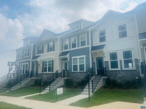 2247 Woodburn Rd in Charlottesville, VA - Building Photo - Building Photo