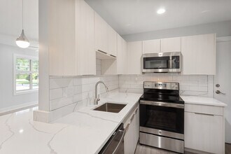 7070 N Sheridan Rd in Chicago, IL - Building Photo - Building Photo