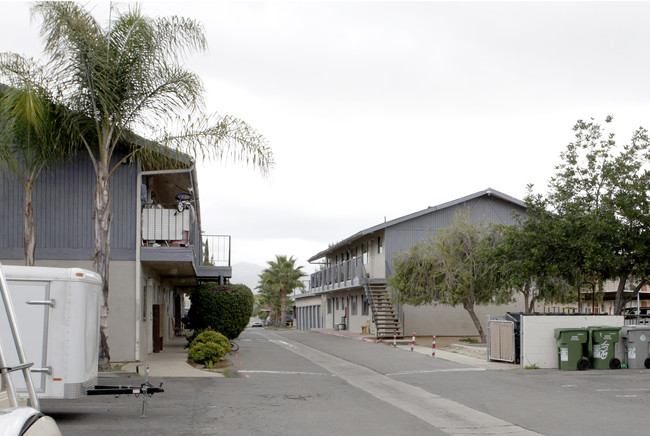 Broadway Palms Apartments in Escondido, CA - Building Photo - Building Photo