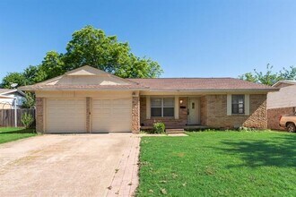 311 Azalea Ln in Duncanville, TX - Building Photo - Building Photo