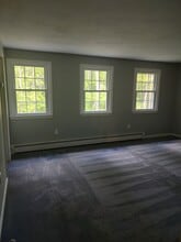 132 Londonderry Turnpike in Derry, NH - Foto de edificio - Building Photo