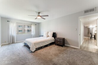 7930 E Camelback Rd in Scottsdale, AZ - Building Photo - Building Photo