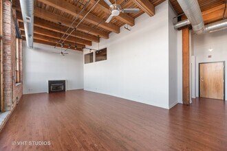 1750 N Wolcott Ave, Unit 303 in Chicago, IL - Building Photo - Building Photo