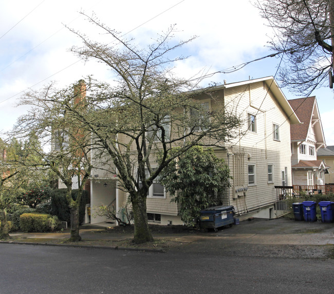 1130 NW 26th Ave in Portland, OR - Building Photo - Building Photo