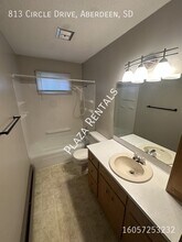 905 N Main St in Groton, SD - Building Photo - Building Photo