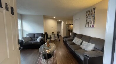 909 S Dawson Way, Unit Unit1 in Aurora, CO - Foto de edificio - Building Photo