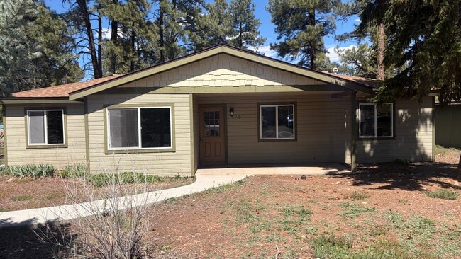 property at 18 E Ridgecrest Dr